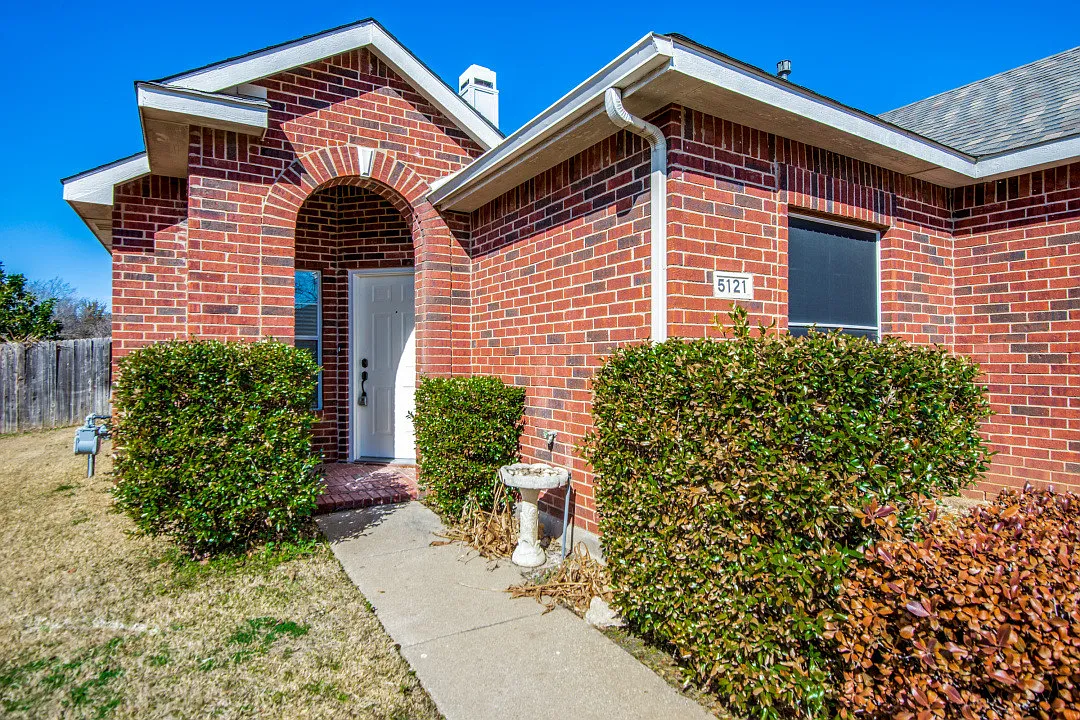 3 bed, 1794 sqft, $2,675 — Photo 3
