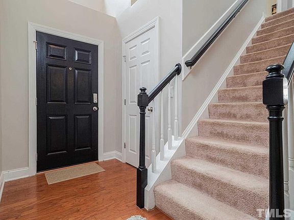 3rd image of 317 Braxman Ln