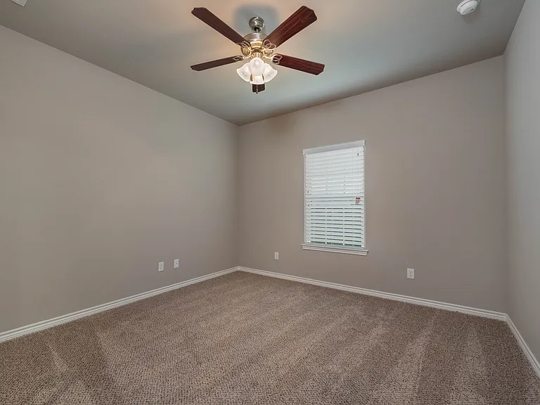 553 Momma Bear Dr — Photo 14