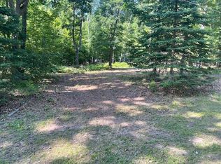 143 Bourbon St, Roscommon, MI