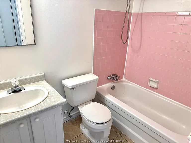 2565 Lauzon Rd #211 — Photo 13