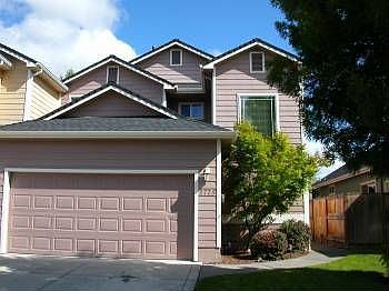 1st image of 2775 Parkwood Village Ln