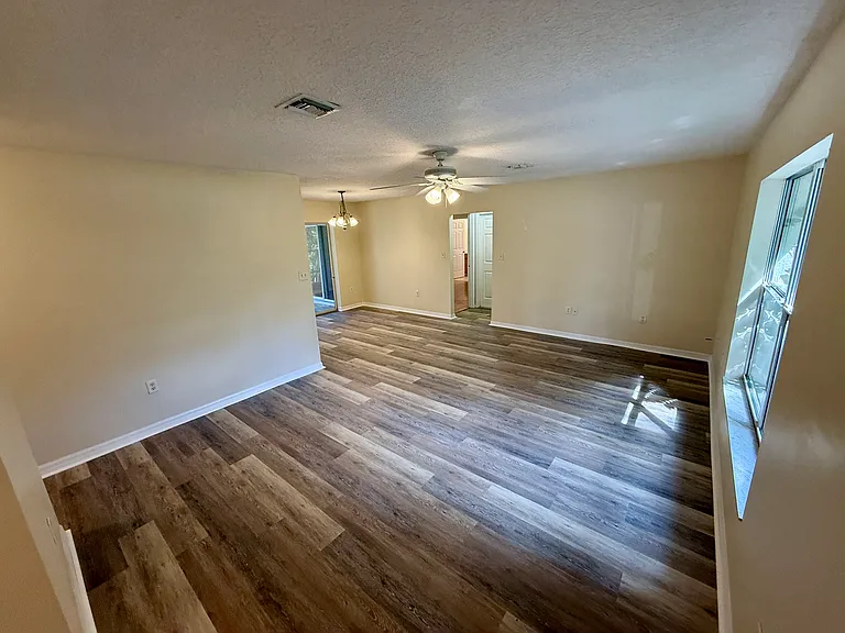 100 Morningview Dr — Photo 2