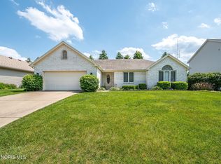 7427 Country Meadow Ct, Sylvania, OH 43560