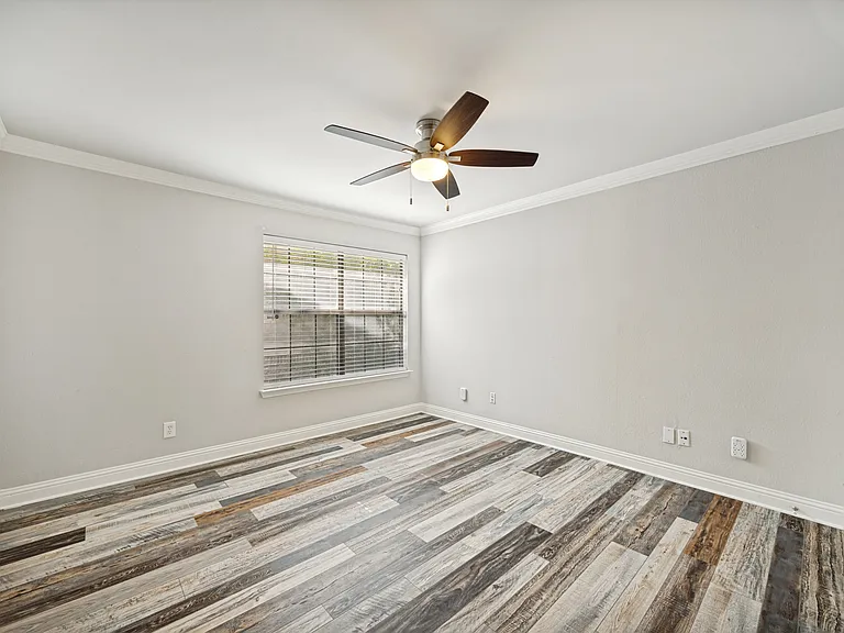 5200 Martel Ave #1-13C — Photo 8