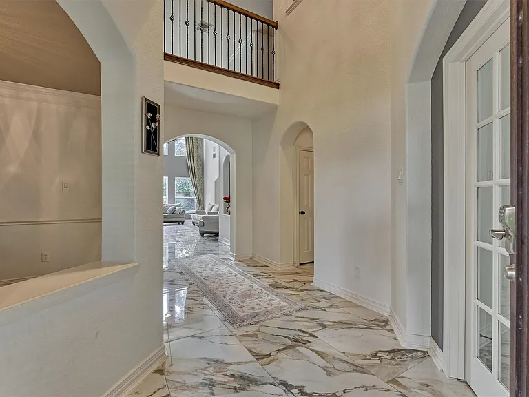 18 Wyckham Cir — Photo 3
