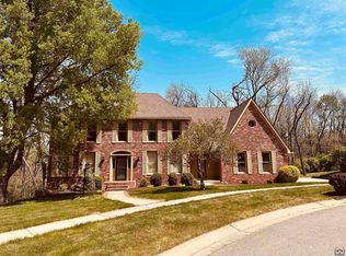 5908 SW Cherokee Ct, Topeka, KS 66614