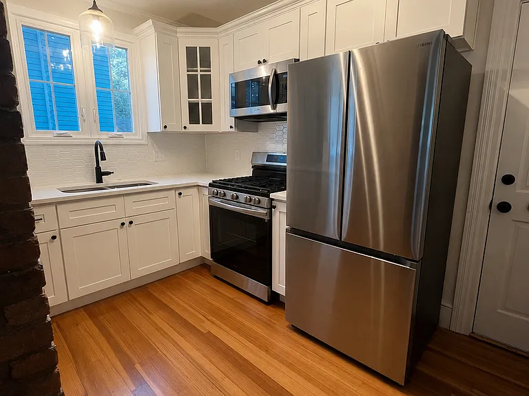 21 Nisbet St #1 — Photo 9