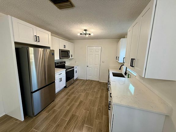 3rd image of 1515 Spring Lane