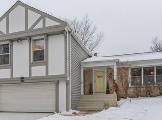 604 Primrose Ln, Schaumburg, IL 60194