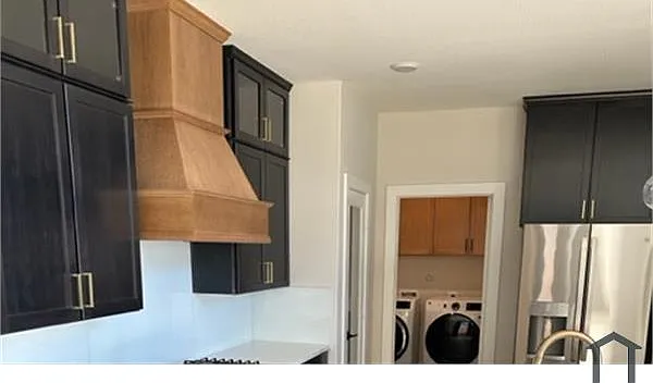 5 bed, 3237 sqft, $4,000 — Photo 4