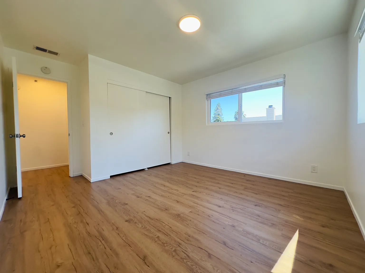 2 bed, $4,100 — Photo 4