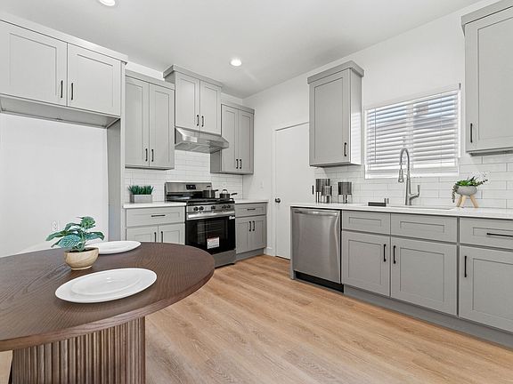 2nd image of 13154 Cedar St #13158