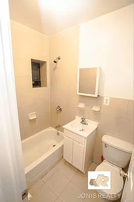 Rented by Jonis Realty | media 6