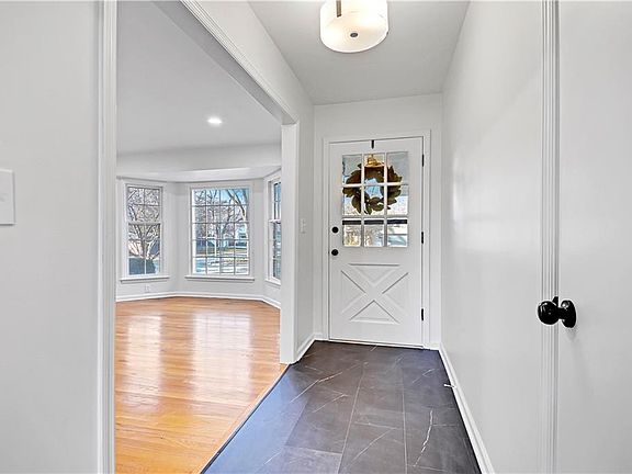 5th image of 9109 Grant Ln