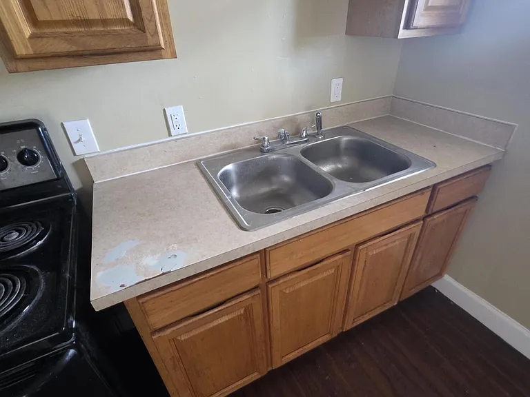 1317 W 15th St #3 — Photo 8