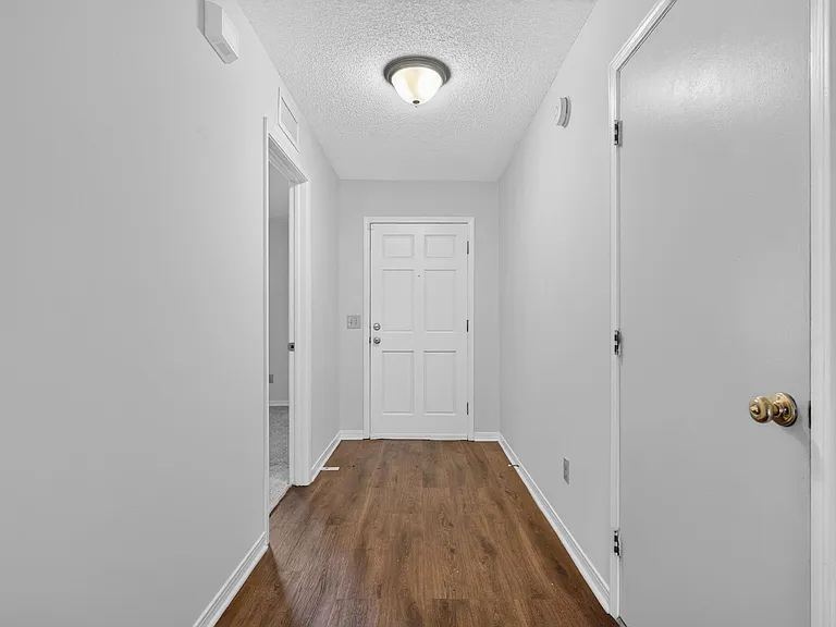 1445 Classic Oak Rd W — Photo 6