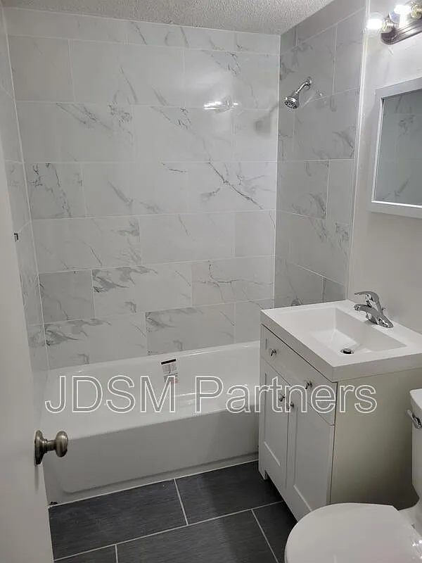 2 bed, 1.0 bath, 925 sqft, $1,150 — Photo 4