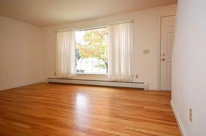 2 bed, 1.5 bath, 2000 sqft, $2,500 — Photo 4