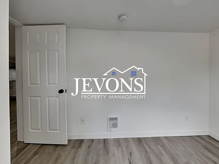 630 N Skyline Dr #B — Photo 15