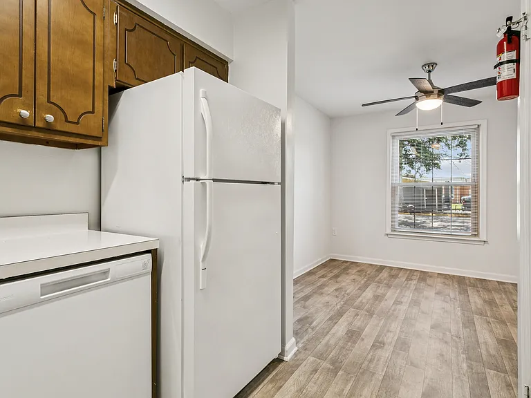 Cove Harbor Townhomes — Photo 9