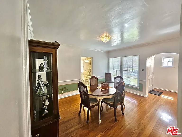 2211 W 78th Pl — Photo 6