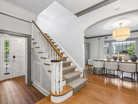 2nd image of 411 Lake Ave