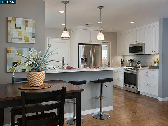 4th image of 411 Amaral Cir