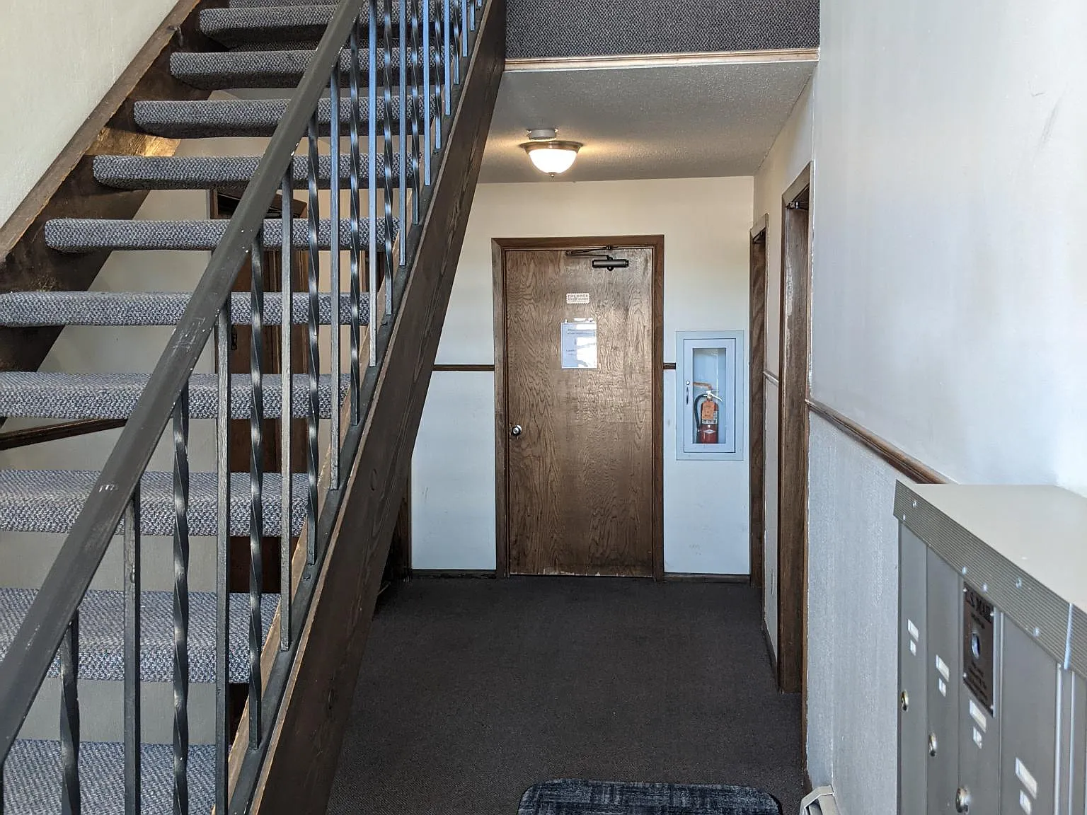 2 bed, 905 sqft, $1,100 — Photo 2