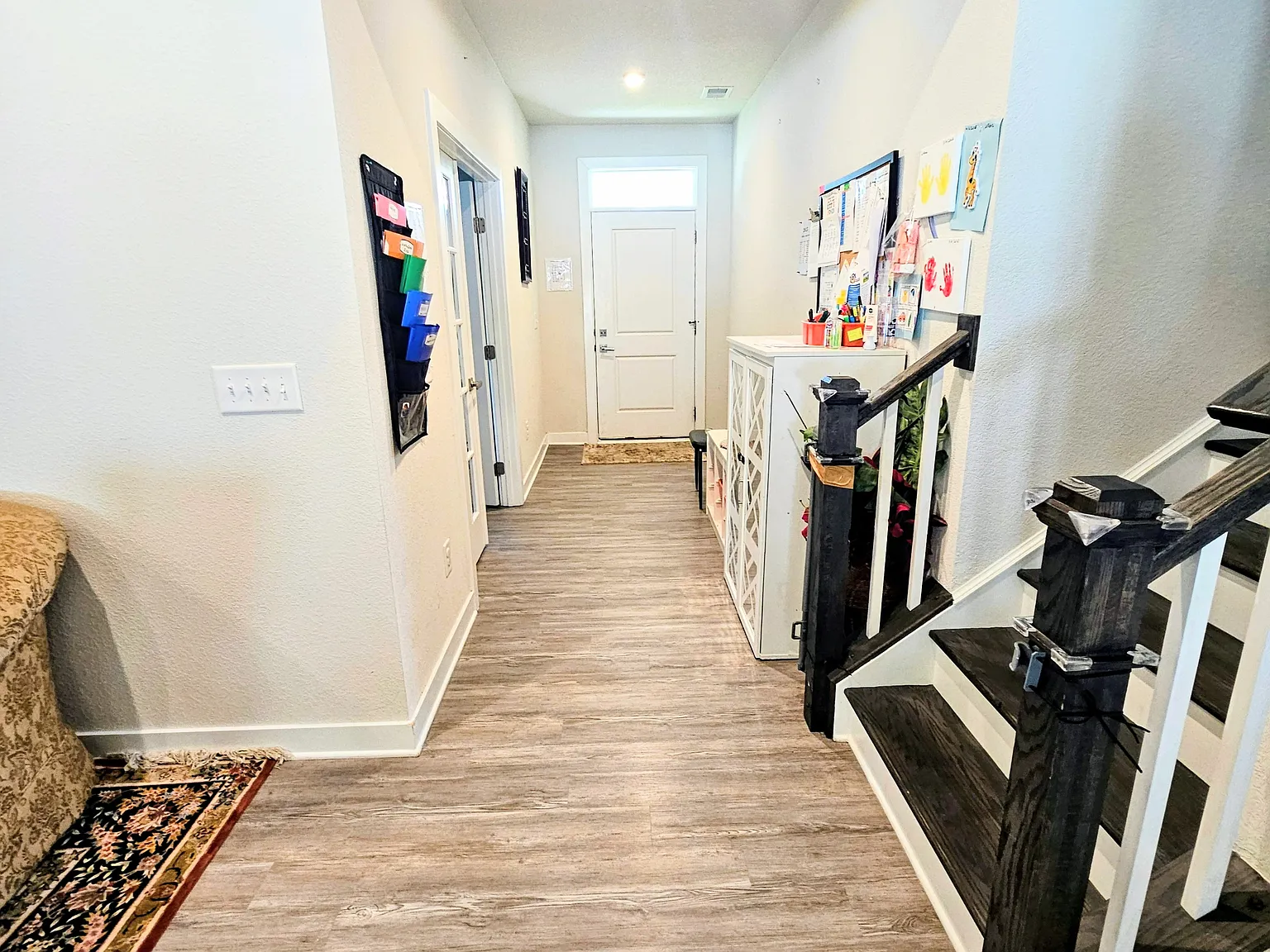 5 bed, 2718 sqft, $3,195 — Photo 3