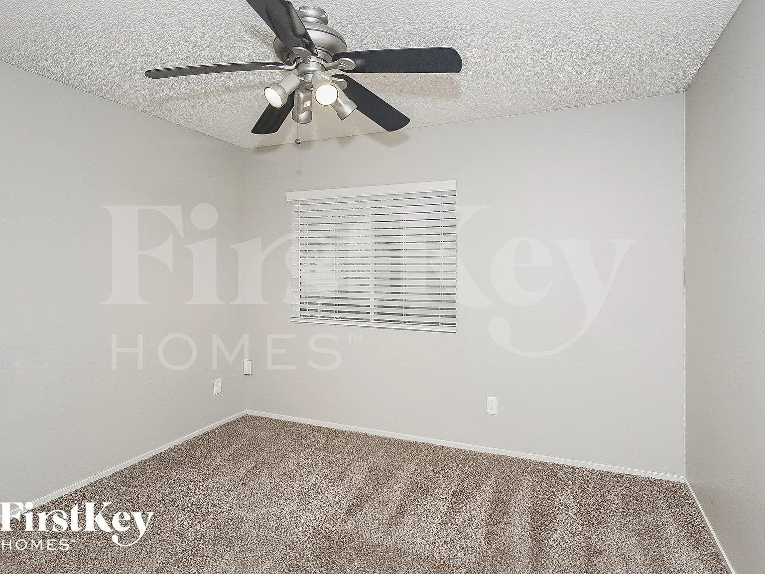 4 bed, 2.5 bath, 1803 sqft, $2,405 — Photo 2