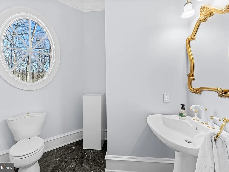 8541 Old Dominion Dr — Photo 51