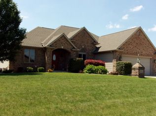 402 Stillwater Dr, Bluffton, IN 46714