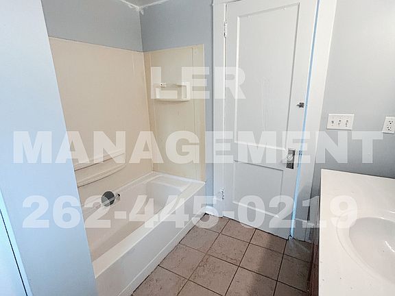 4th image of 7324 38th Ave