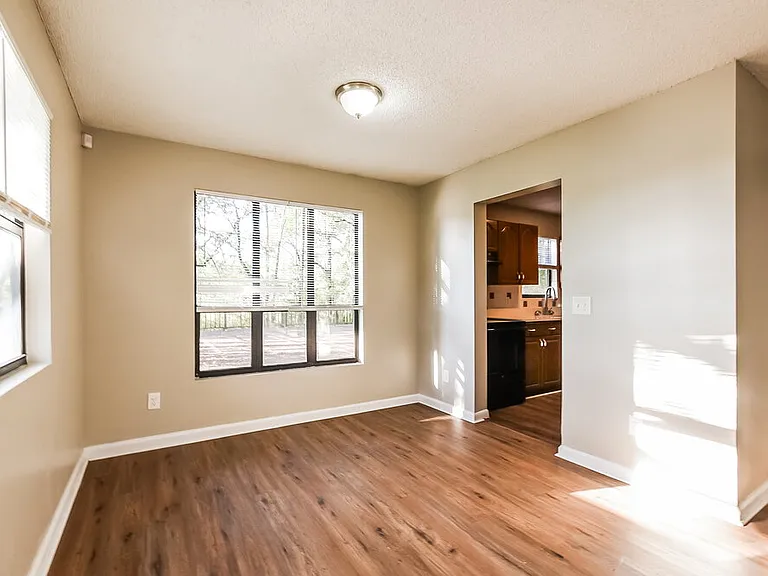 4314 Pine Hill Cir — Photo 5
