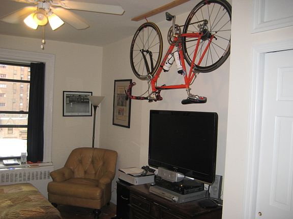 4th image of 316 W 105th St APT 4B