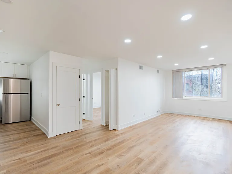 510 W Fullerton Pkwy #510 — Photo 3