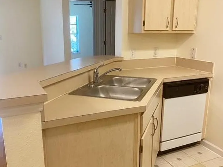 725 Crest Pines Dr #426 — Photo 3