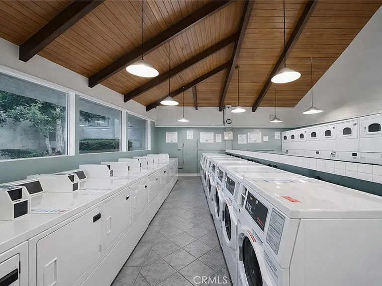 20134 Leadwell St #337 — Photo 10