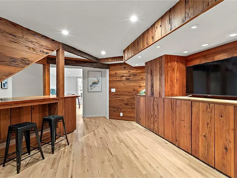 120 Laurel Dr NE — Photo 35