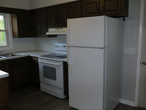 2nd image of 1142 18th St