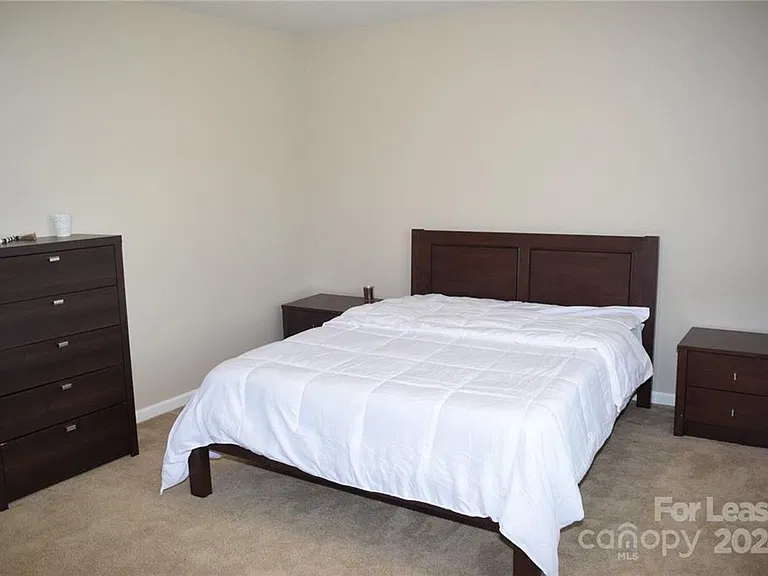 2240 15th Ave NE #102 — Photo 10