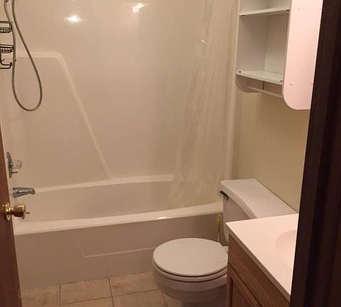 5th image of 110 Dove Ln APT 1
