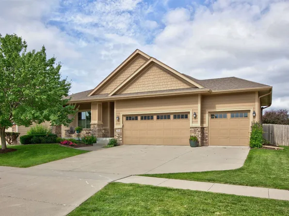 215 S 85th St, West Des Moines, IA 50266