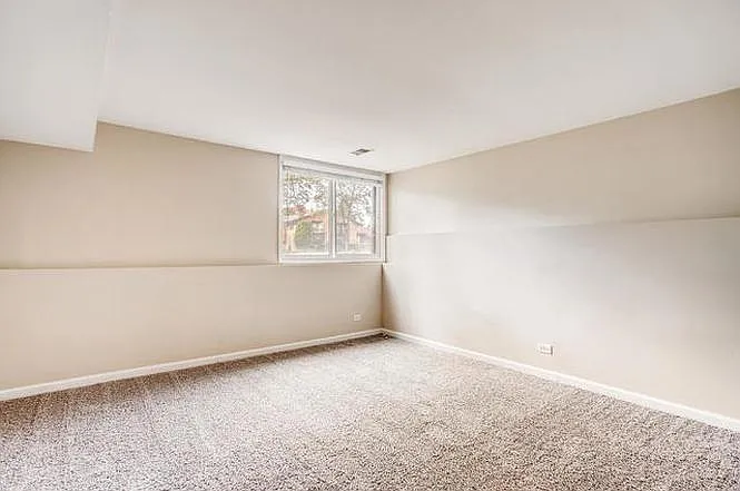 504 Nassau Ave — Photo 7