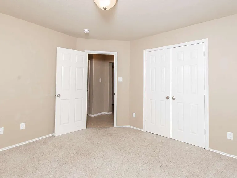 409 Rowdy Dr — Photo 23