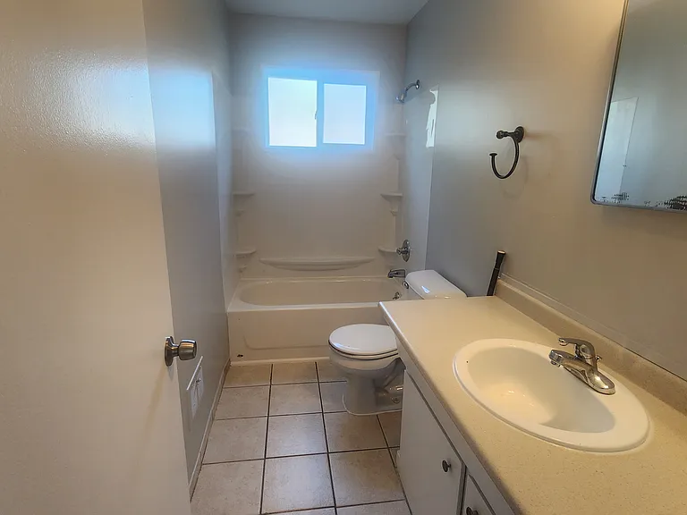 424 Third — Photo 6