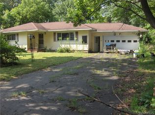 5 Maureen Dr, Rochester, NY 14624