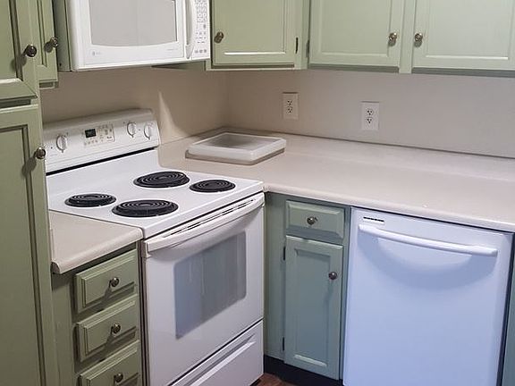 4th image of 2121 S Pennington St #13