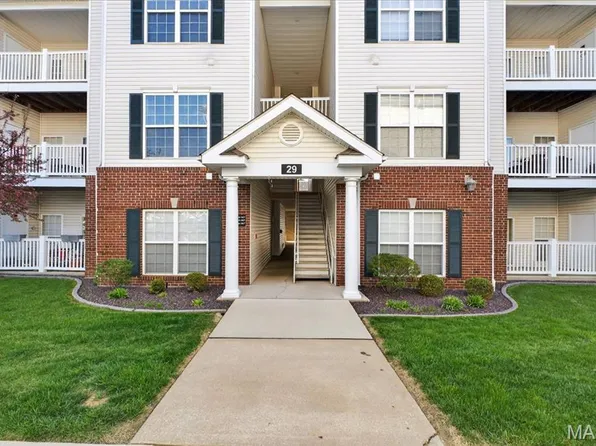 29 Kassebaum Ln APT 304, Saint Louis, MO 63129